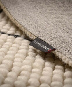 Wollteppich Rautenmuster Vinduer - Creme/Schwarz - close up zijkant, thumbnail Wollteppich Rautenmuster Vinduer - Creme/Schwarz - close up zijkant, thumbnail