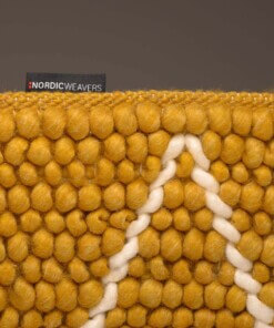 Wollteppich Rautenmuster Vinduer - Senfgelb/Creme - close up zijkant, thumbnail Wollteppich Rautenmuster Vinduer - Senfgelb/Creme - close up zijkant, thumbnail