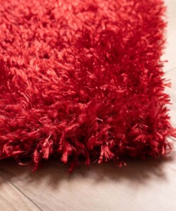 Hochflor Teppich Posh - Rot - close up hoek
