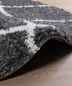 Hochflor Teppich Rund Rautenmuster Artisan - Grau/Weiß - close up zijkant, thumbnail Hochflor Teppich Rund Rautenmuster Artisan - Grau/Weiß - close up zijkant, thumbnail