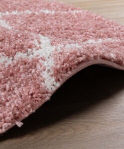 Hochflor Teppich Rund Rautenmuster Habitat - Rosa/Weiß - close up zijkant, thumbnail