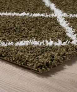 Hochflor Teppich Quadratisch Rautenmuster Habitat - Olivgrün/Weiß - close up hoek, thumbnail