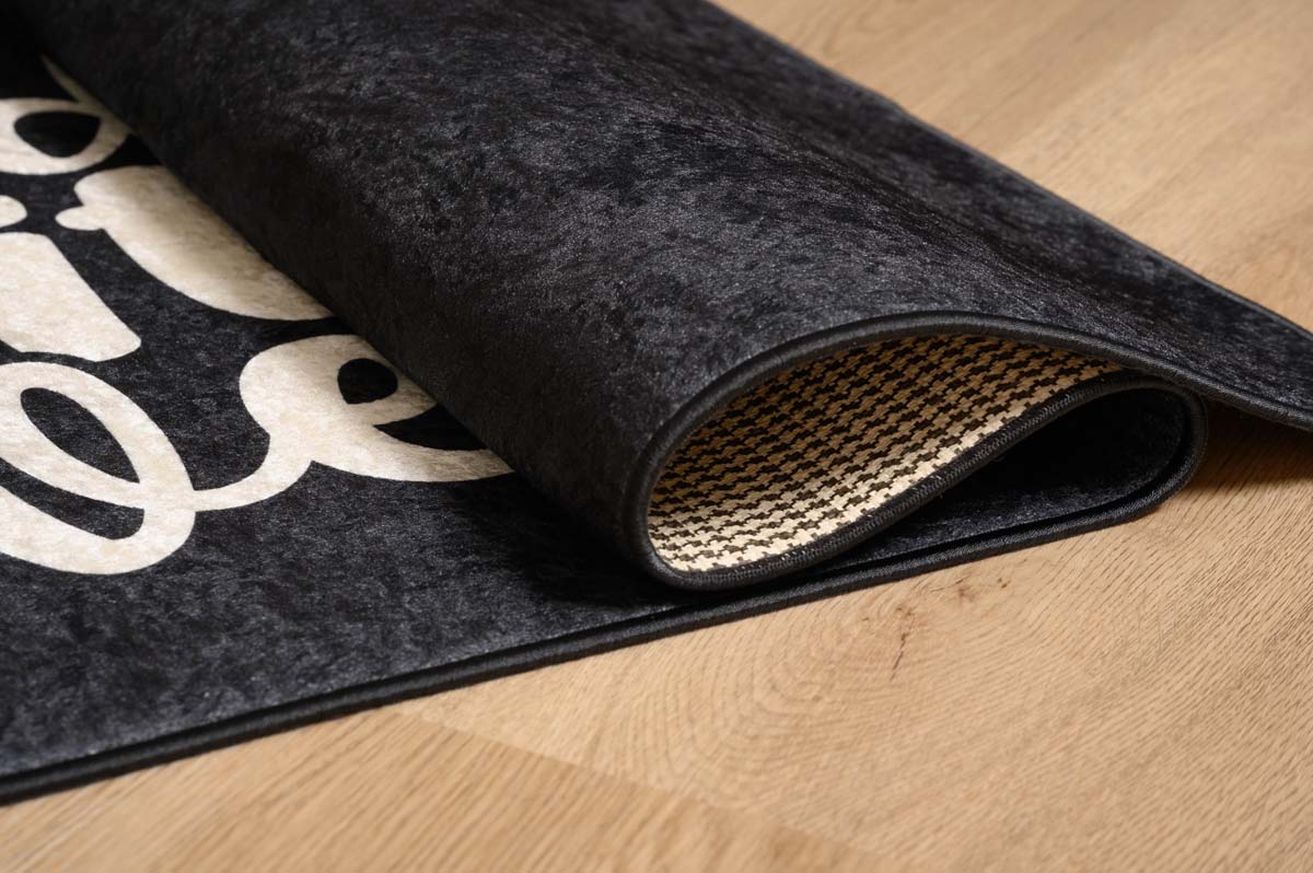 Küchenlaüfer Waschbar - 'Baked with Love' Schwarz - close up vouw Küchenlaüfer Waschbar - 'Baked with Love' Schwarz - close up vouw