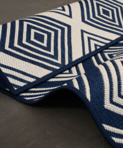 Outdoor Teppich Rautenmuster - Flip Gem Dunkelblau - close up, thumbnail