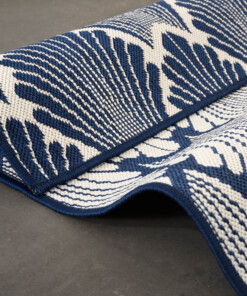 Outdoor Teppich Modern - Flip Scale Dunkelblau - close up, thumbnail