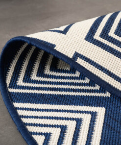 Outdoor Teppich Rund Rautenmuster - Flip Gem Dunkelblau - close up, thumbnail