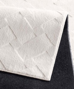 Flauschiger Teppich - Fuzz Karo Creme - close up, thumbnail Flauschiger Teppich - Fuzz Karo Creme - close up, thumbnail