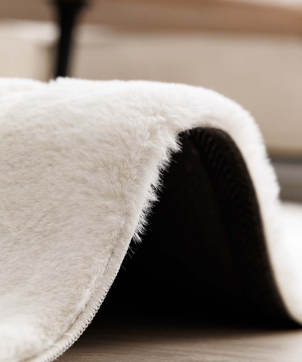 Runder Flauschiger Teppich - Carvy Creme - close up Runder Flauschiger Teppich - Carvy Creme - close up