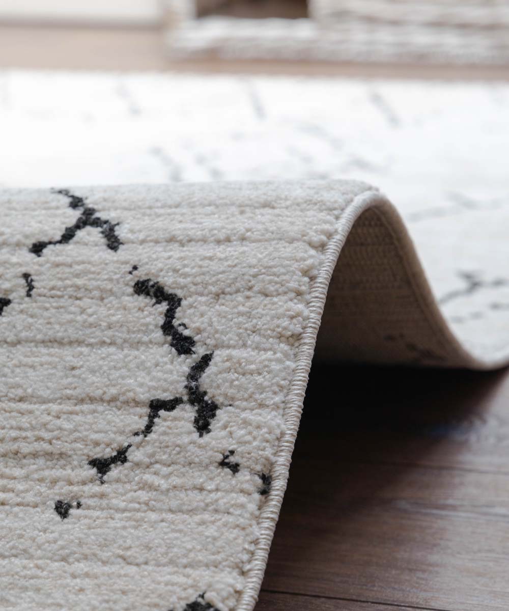 Berber Teppich Beni Ouarain Sufian - Creme/Schwarz - close up Berber Teppich Beni Ouarain Sufian - Creme/Schwarz - close up