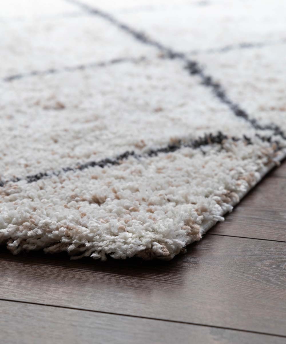 Teppich Rautenmuster Hochflor Artisan - Weiß/Grau - close up Teppich Rautenmuster Hochflor Artisan - Weiß/Grau - close up