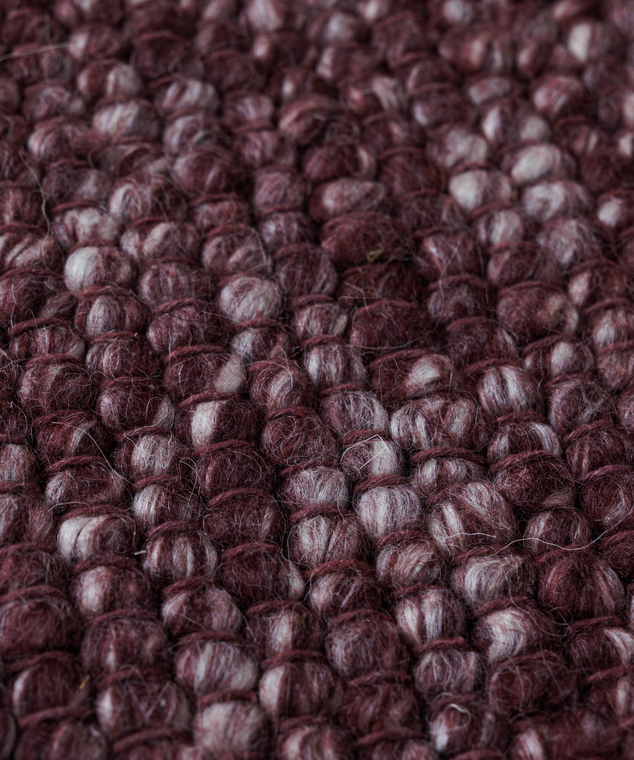 Wollteppich - Silvull Bordeauxrot - close up Wollteppich - Silvull Bordeauxrot - close up
