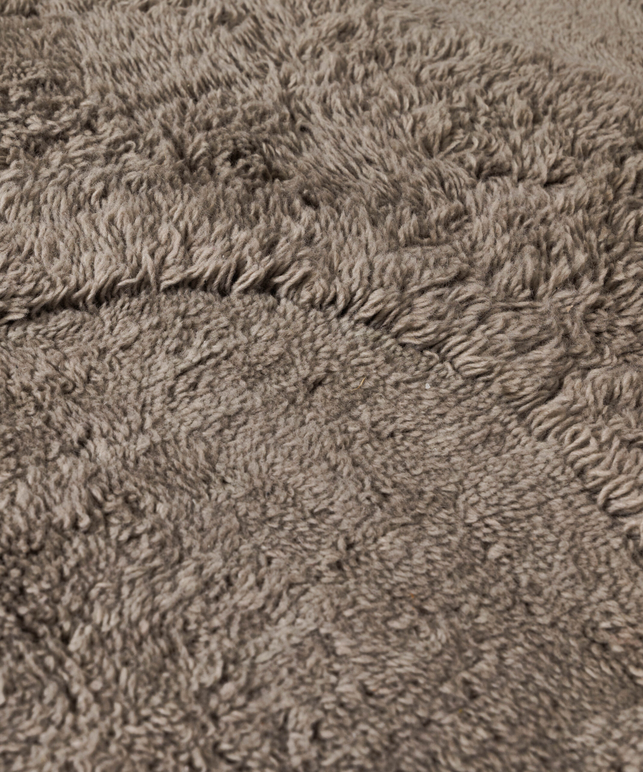 Organischer Teppich - Tjørne Mose Taupe - close up Organischer Teppich - Tjørne Mose Taupe - close up