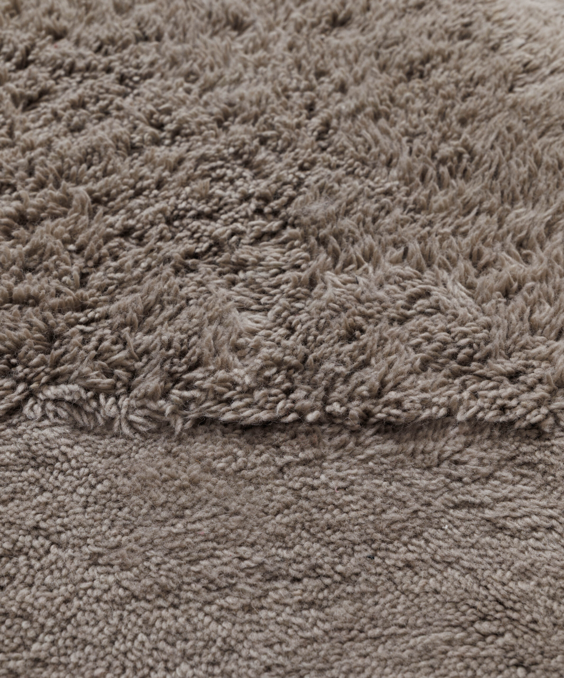 Designteppich - Tjørne Elv Taupe - close up Designteppich - Tjørne Elv Taupe - close up
