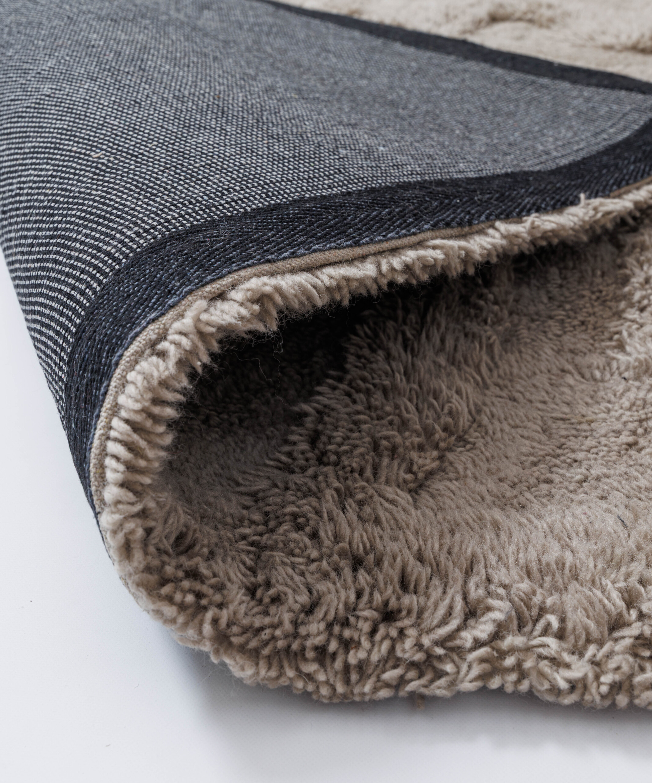 Designteppich - Tjørne Bris Taupe - close up Designteppich - Tjørne Bris Taupe - close up